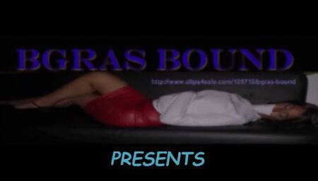 Mis Pandora and Lauren Sophia in "Joker and Harley Cage The Canary" ( A DC Comics Fetish Parody - WMV)