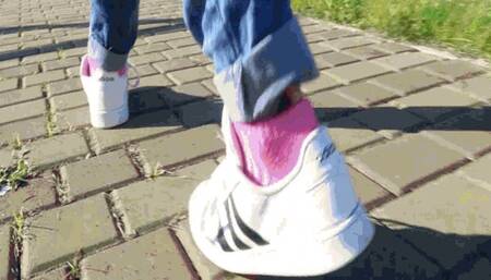 Walk in pink socks WMV(1280x720)FHD