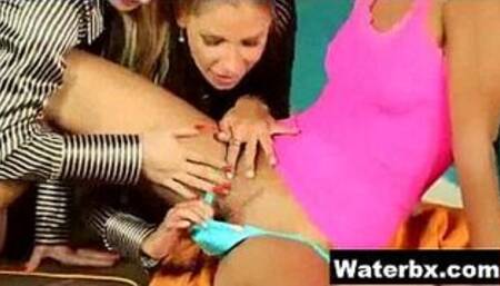 Kinky Gal Naked Solo Pee