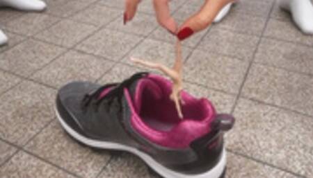 Locker Room Steps [Giantess Animation]