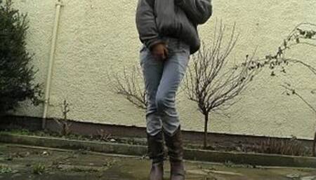 HD desperately waiting with full bladder, jeans wetting