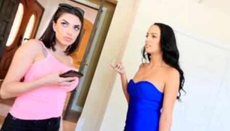 Lesbian Shower Hookup