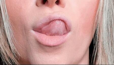 Metallic Silver Duck Lips Sniff (HD) WMV