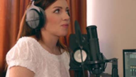 Singer between records decided to have sex / Luna Roulette