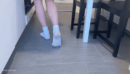 COOKING IN RIPPED AND DIRTY WHITE SOCKS - MP4 Mobile Version