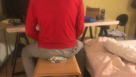 soccer ball pop (Make a ball flat with my butt)