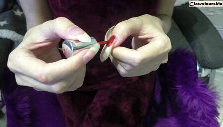 i polish my nails on left hand in red