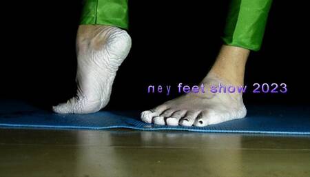 Bianca's wet Pruney feet show 2023 legs up MP4