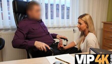 Girl serves creditors weenie like a pro when it comes to credit