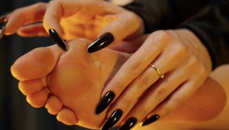 Goddess touching the calluses on her feet (720p)