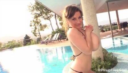 Samanta Lily keeps you entertained with her unreal JJ-cup tits!