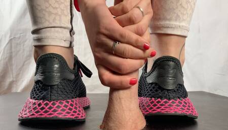 A Shoejob with Adidas Deerupt Sneakers - Handjob and huge Cumshot - Slave cam - 4k