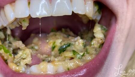 Closeup pizza chewing full HD mp4