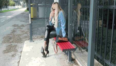 Waiting at the bus stop with a cigarette AVI(1280x720)FHD