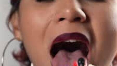 Live @ 5 with  Giantess Sahrye!