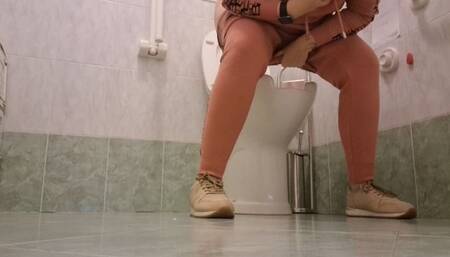 Sexy pee in the doctor's bathroom 4K