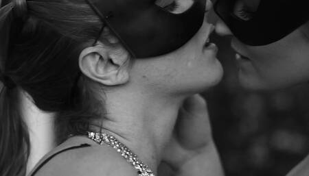 Menage-a-Karla Trailer