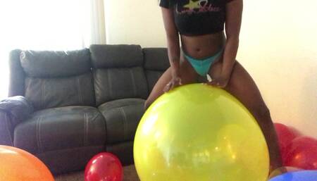 Fun with a 36 inch Balloon (Non Pop)