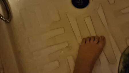Pee dirty feet in the shower 1080HD