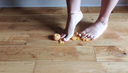 Crushing Mandarins | Jasmine Coco