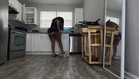 MXDominion Destroys a bag of Nasty, Digesting Noodles