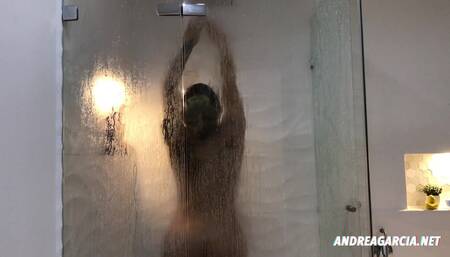 Hombro, Espalda y una ducha caliente