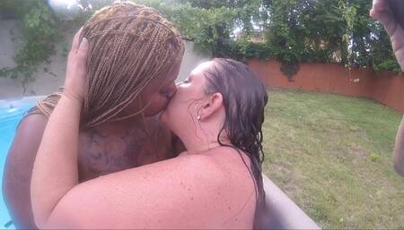 Lesbian Love H20