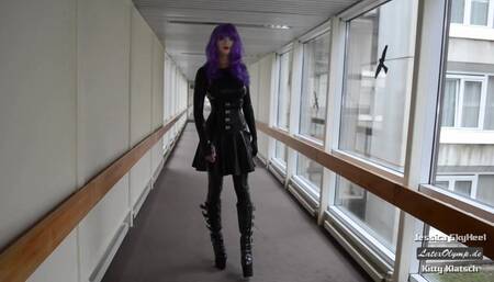 Going out completely in Latex and Female Mask 20 cm Boots and Corset