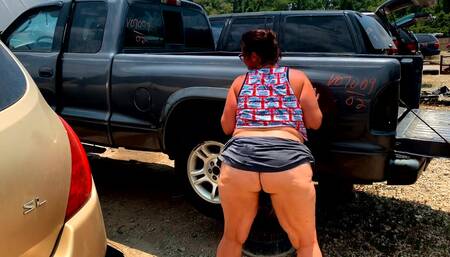 Milf Junkyard Car Play date