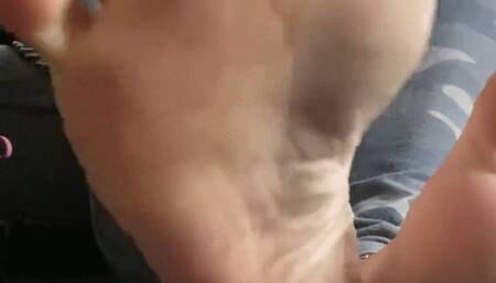 milf with glasses soles show, wrinkled and smooth, foot fetish