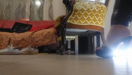 2 MISTRESS FOOD CRUSH WITH HIGH HEELS (MULES) AND BAREFOOT EP 1 HD