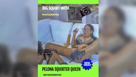 PHOTOGRAPHER SHOOTING SQUIRT