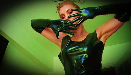 ANAL F!STING MY LATEX GLOVES