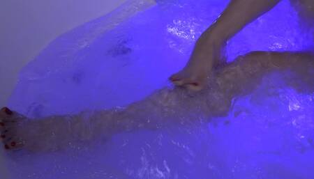 4K: SÃ¼ÃŸe FÃ¼ÃŸe im Whirlpool