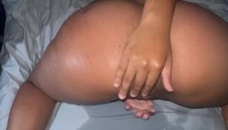 Wettest pussy ever. I hooked up with tinder date !!!