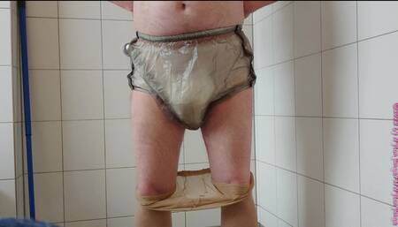 Nylonjunge incontinence test 1