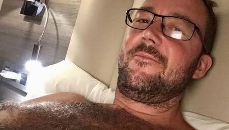 Daddy fucks me good, and i suck him till he cums.