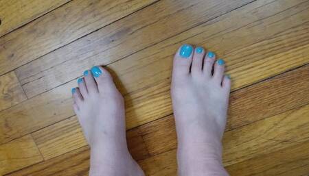 Blow your Load on my Perfectly Pedicured Toes Light blue Pedicure JOI MP4 1080