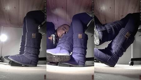 Tiny penis meets Tanja in winterboots on the secretary pedestal - Cam 4