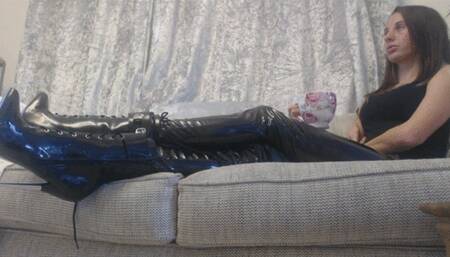 Relaxing and ignoring you pig (AVI)