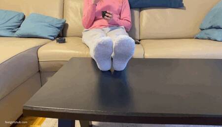 SWEATY FEET IN COSY WINTER SOCKS IGNORE - MP4 Mobile Version
