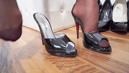Lady Victoria Valente: Nylon Legs And High Heels Show P1