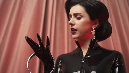 POV pet play in latex (4K)