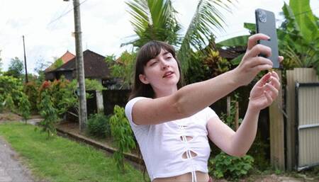 Rain on Me: squirting in my tub