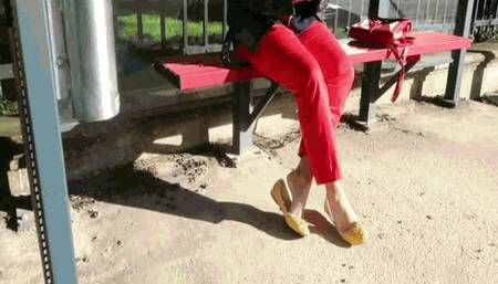 Wait for the bus WMV(1280x720)FHD