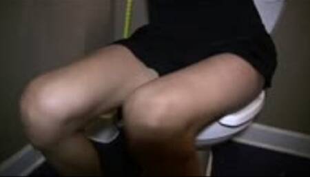 Secretary Laney Runs To Bathroom For A Pee Break! (mp4)