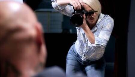 Professional photographer bangs client