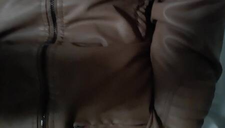 Fag edging in leather jacket