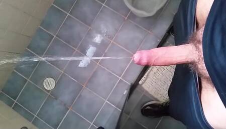 Beto big piss!