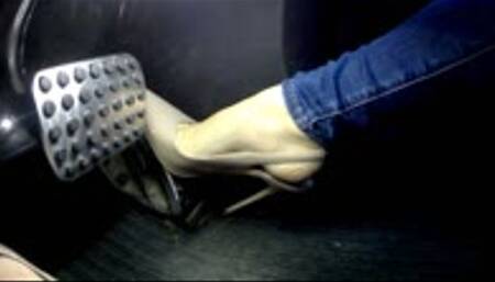 Foot to the floor in Slingback high heels - Pedal View